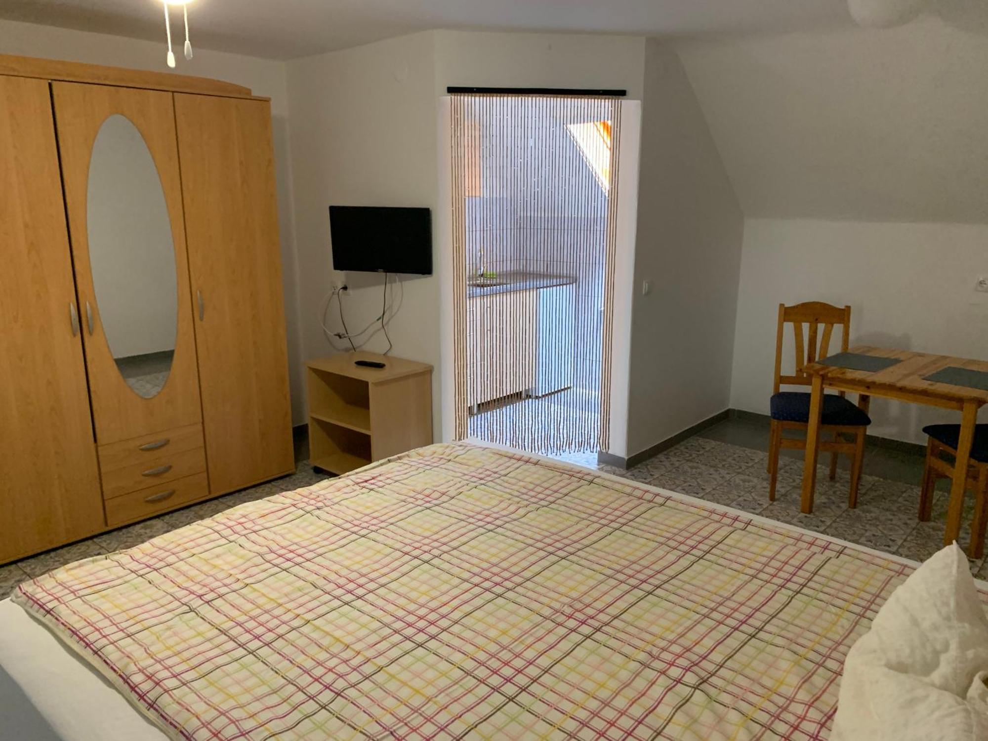 Ibolya Bo Apartament